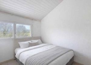 VILLA 5.5 PIECES - 520m2 JARDIN