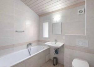 VILLA 5.5 PIECES - 520m2 JARDIN