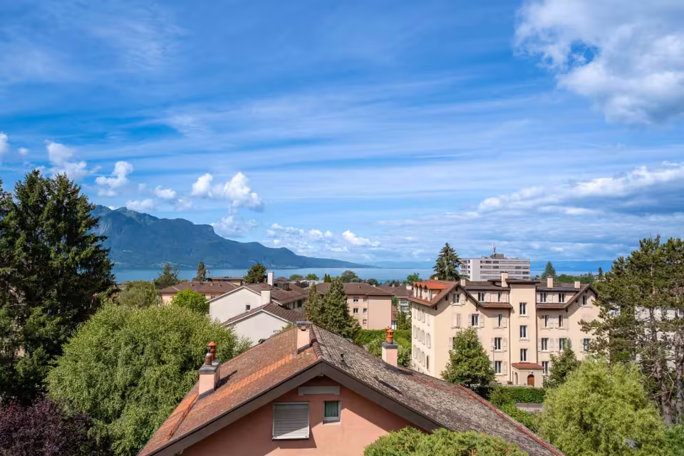 Dernier étage -  6 pièces avec ascenseur privatif et grande terrasse 