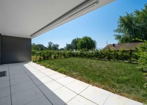 Élégance contemporaine et jardin privatif à deux pas du lac