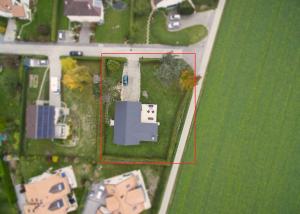 Maison individuelle de 5 pièces avec grand jardin et garage double