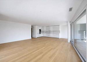 Appartement de 5,5 pièces neuf avec magnifiques finitions en rez de jardin !