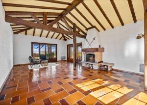 Maison individuelle de plain-pied avec piscine et fort potentiel d'aménagement