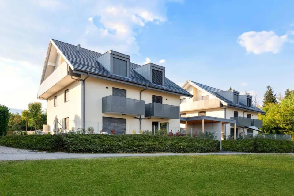 Villa mitoyenne de 6.5 pièces avec jardin 368m2
