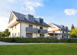 Villa mitoyenne de 6.5 pièces avec jardin 368m2