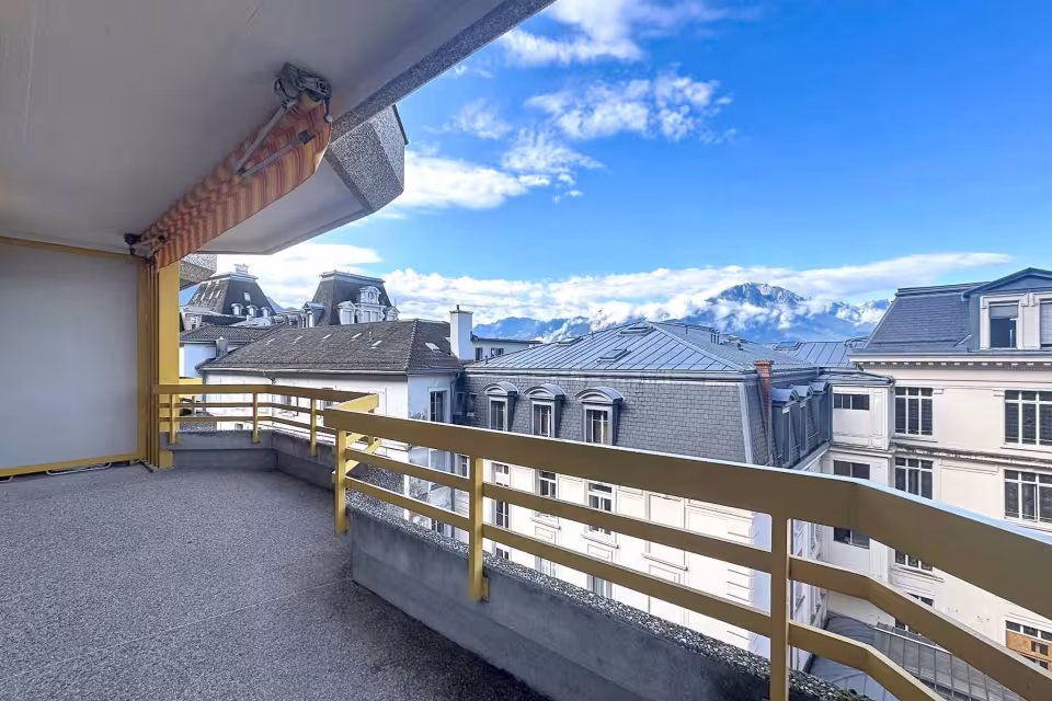 Au dernier étage - Grand 3.5 pièces sur 1 niveau de 79 m2 + balcon 