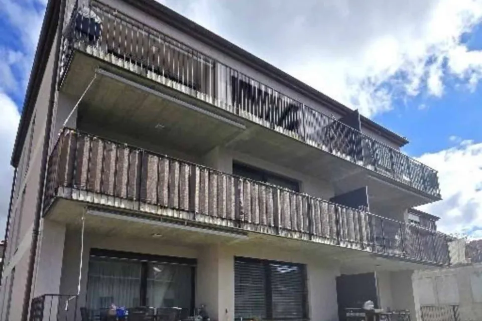 Pour obtenir la notice de vente : rita@bernard-nicod.ch