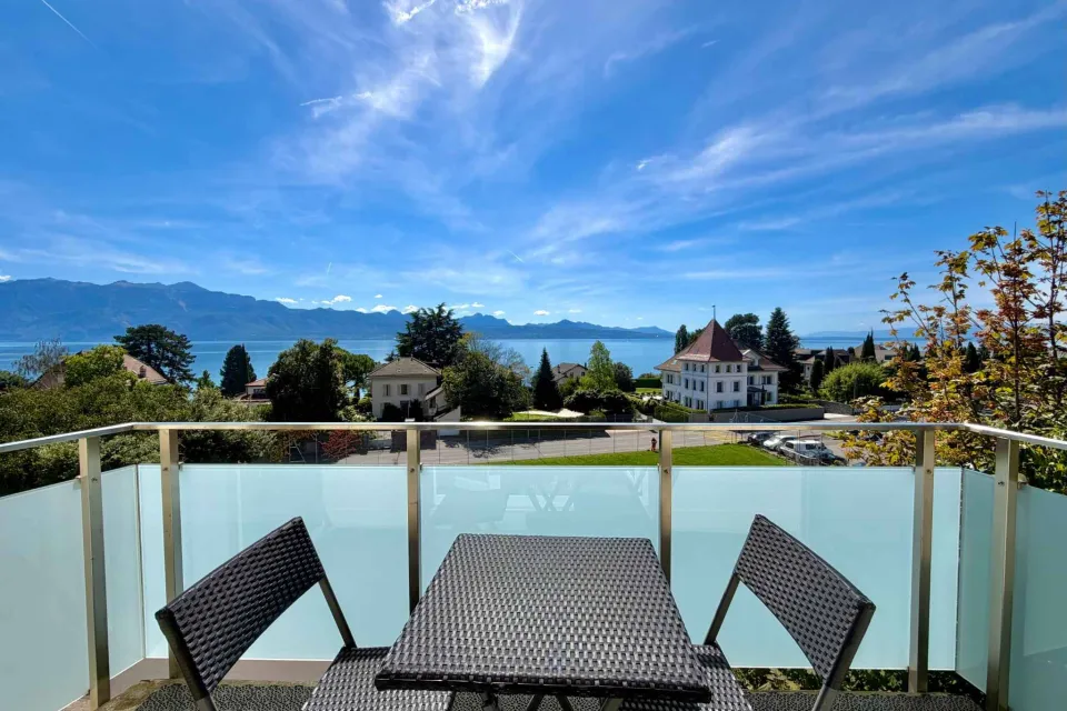 Charmant 3,5 pièces avec vue imprenable sur le lac 