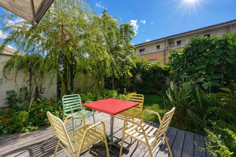 Jolie villa mitoyenne avec jardin privatif 