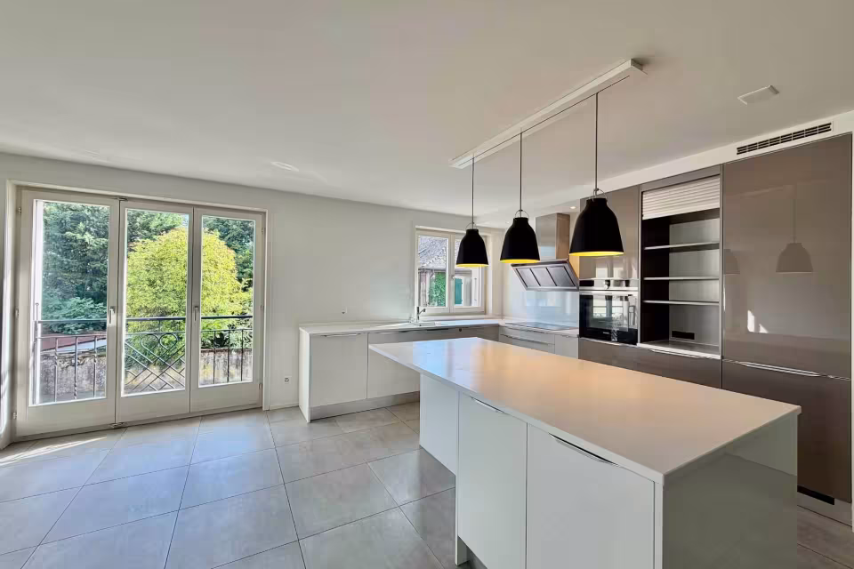 Appartement lumineux et rénové de 4,5 pièces avec terrasse 