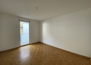 Appartement de 4.5 pièces au rez-de-chaussée avec terrasse - Cabinet 3