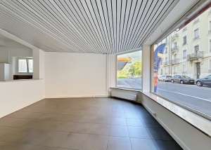 Surface commerciale d'env. 62 m2 avec baies vitrées - Nestlé 45