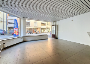 Surface commerciale d'env. 62 m2 avec baies vitrées - Nestlé 45