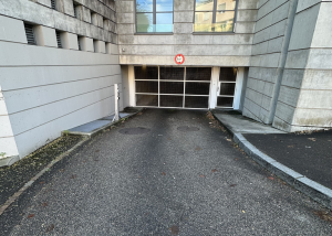 Nyon, parking intérieur proche de la gare