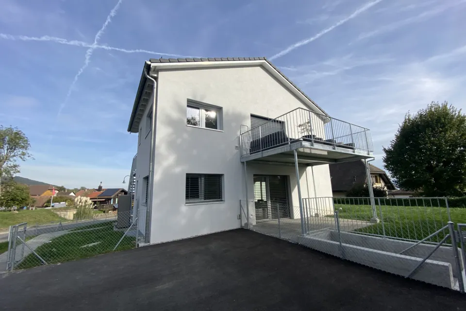 Logement avec deux terrasses et jardin privatif