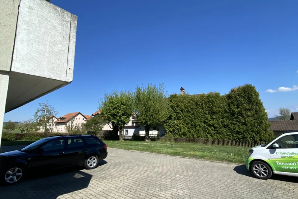 Place de parc extérieure à louer
