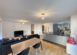 Bel appartement de 3 pièces dans un immeuble récent