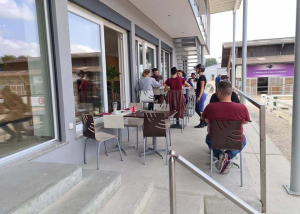 Restaurant club house, avec terrasse, à louer