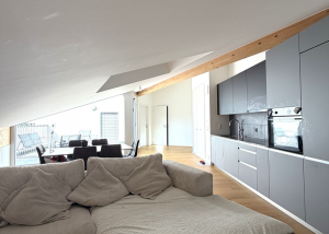 Vallorbe - Joli appartement au dernier étage avec balcon-terrasse