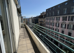 Magnifique studio sous-gare avec vue