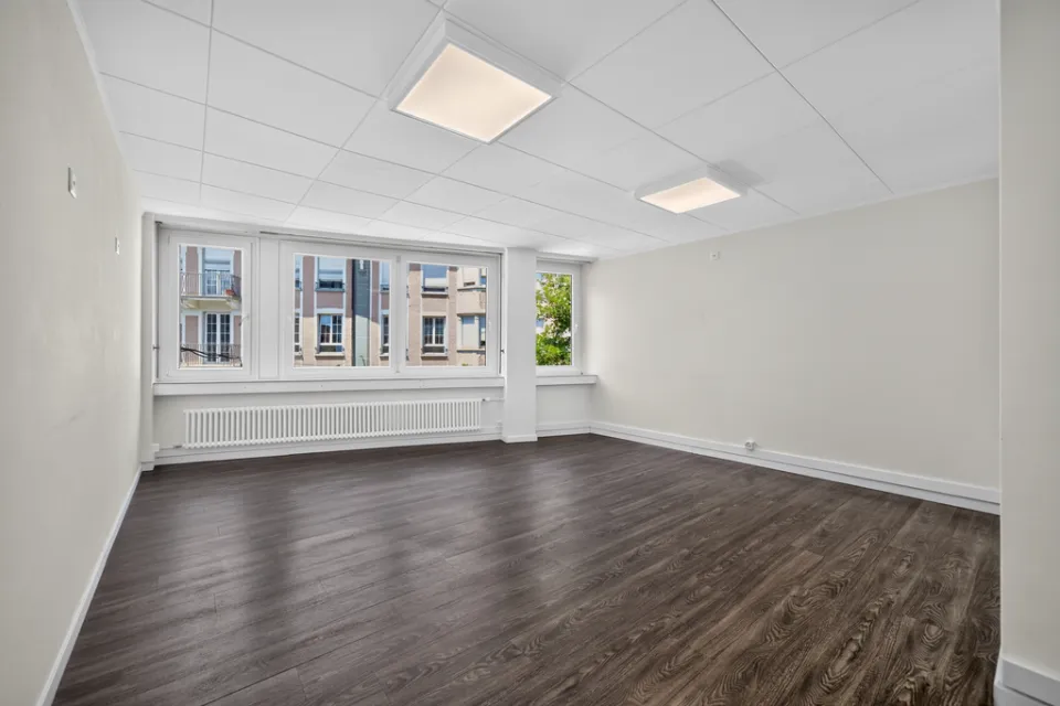 Surface commerciale-Bureau de 100m2
