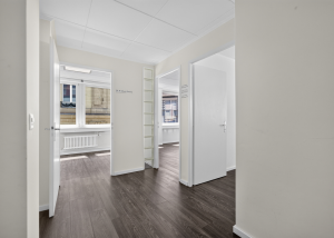 Surface commerciale-Bureau de 100m2
