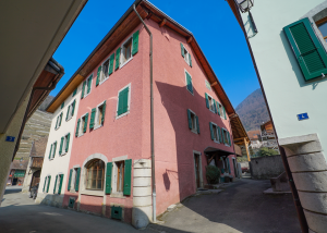 Appartement de 3 pièces au 1er étage d'un immeuble de village