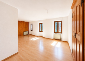 Appartement de 3 pièces au 1er étage d'un immeuble de village