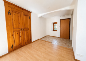 Appartement de 3 pièces au 1er étage d'un immeuble de village