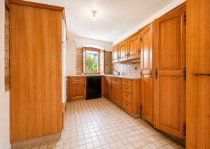 Appartement de 3 pièces au 1er étage d'un immeuble de village