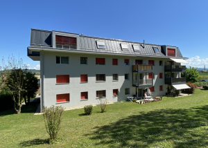 Balcon avec vue dégagée sur la plaine de l'Orbe