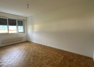 À louer appartement 3 pièces au 4ème étage