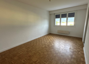 À louer appartement 3 pièces au 4ème étage